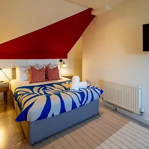 Apartment Getaway - Center - Free Parking, Cardiff