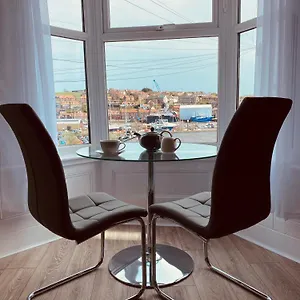 Tideway With Private Parking Space Apartment Whitby