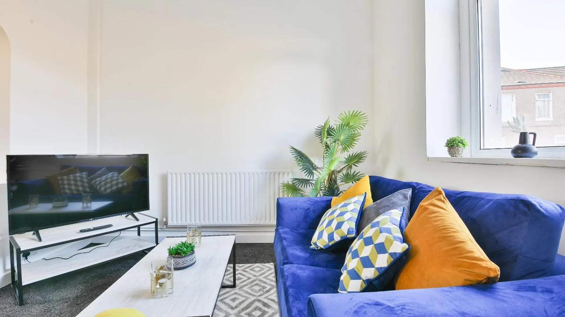 Spacious 3 Bedroom Close To Cardiff City Centre 0*,  United Kingdom